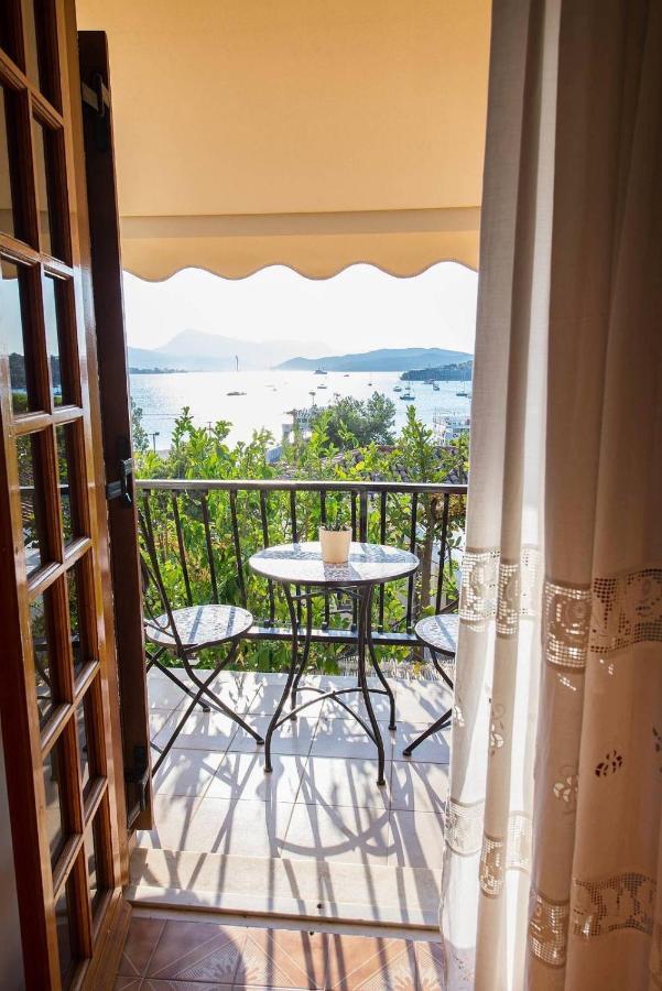 Poros TownArchontikon 1800アパートメント エクステリア 写真